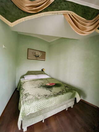 Гостиница Кинг Алушта Улучшенный четырехместный номер-2