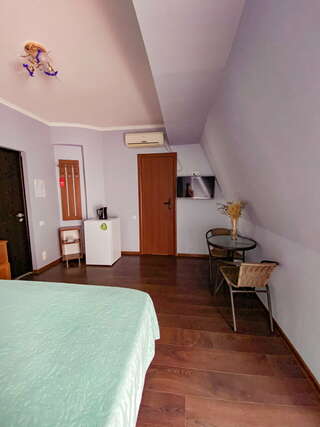 Гостиница Кинг Алушта Двухместный номер с 1 кроватью и балконом-2