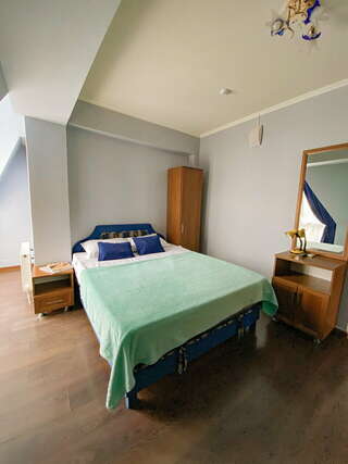 Гостиница Кинг Алушта Двухместный номер с 1 кроватью и балконом-4