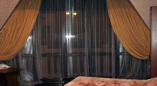Гостиница Кинг Алушта Двухместный номер Делюкс с 1 кроватью или 2 отдельными кроватями-4