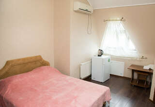 Гостиница Кинг Алушта Бюджетный двухместный номер с 1 кроватью-2