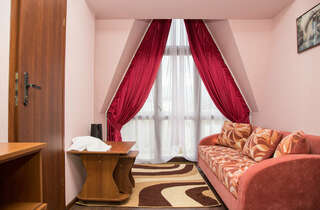 Гостиница Кинг Алушта Четырехместный номер «Комфорт»-3