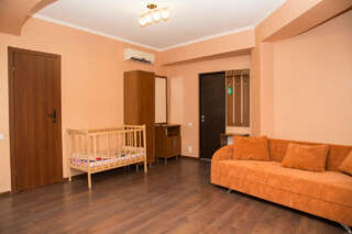 Гостиница Кинг Алушта Семейный номер-студия-2