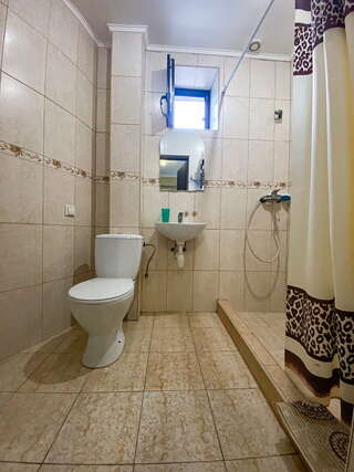 Гостиница Кинг Алушта Двухместный номер с 1 кроватью и балконом-3