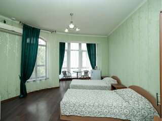 Гостиница Кинг Алушта Бюджетный двухместный номер с 2 отдельными кроватями-3